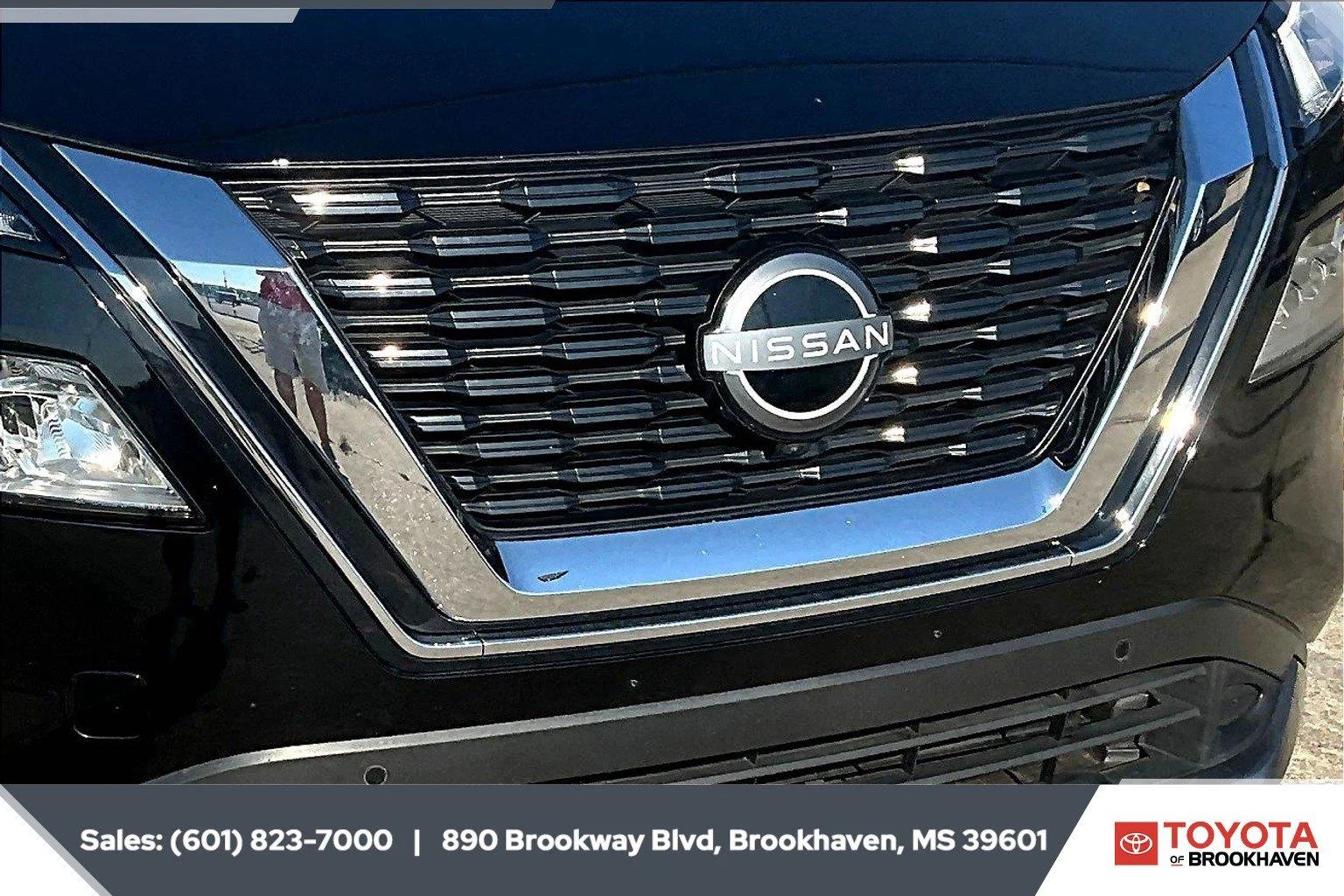 Used 2023 Super Black Nissan SL image 21