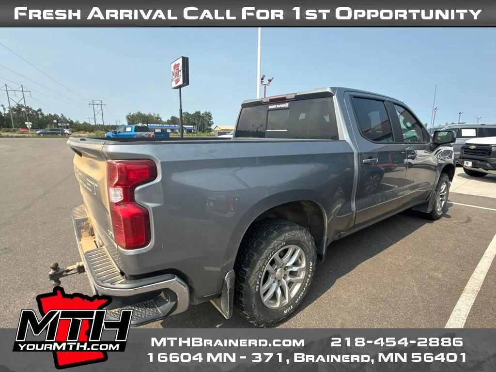 Used 2022 Gray Chevrolet LT image 7