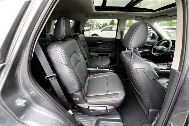 New 2026 Nissan Pathfinder SL 4D Sport Utility