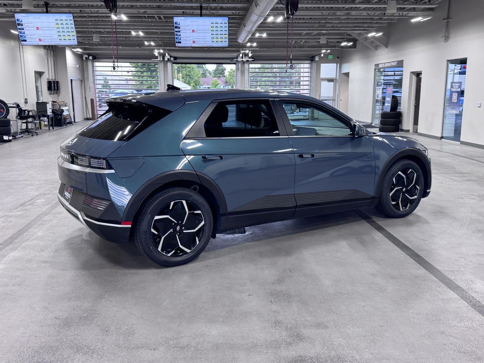 2024 Hyundai IONIQ 5 SE - Photo 12