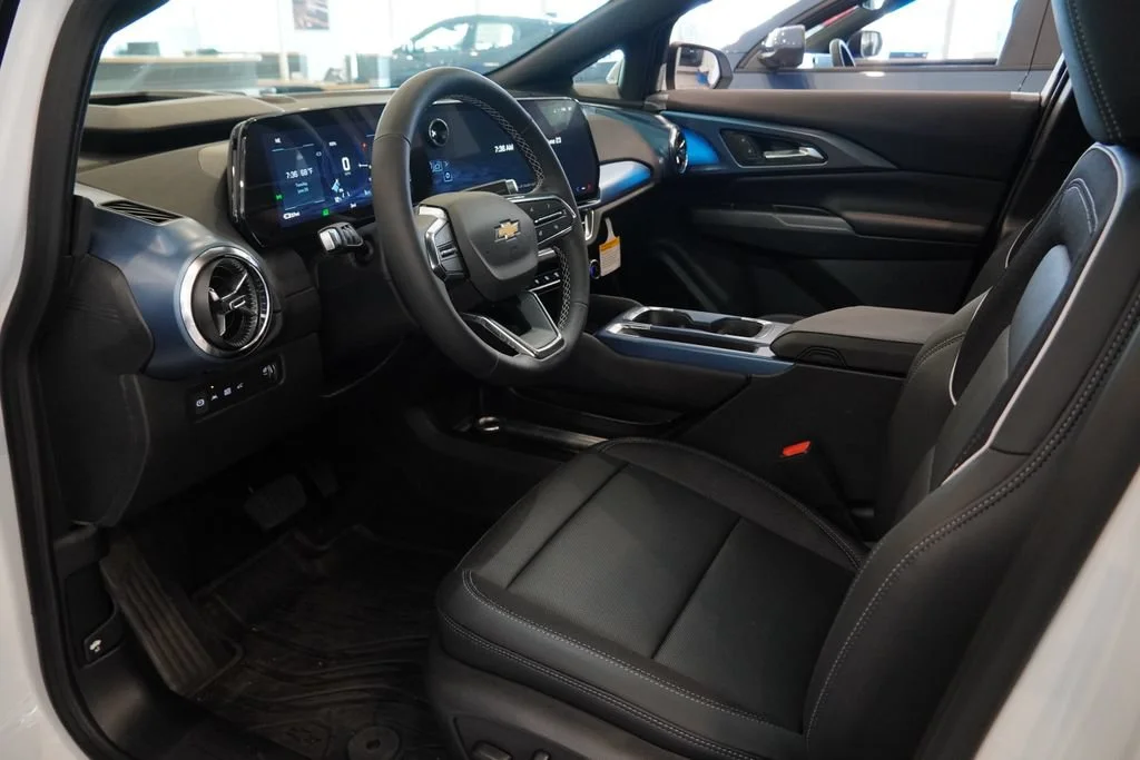 New 2026 Summit White Chevrolet LT image 10