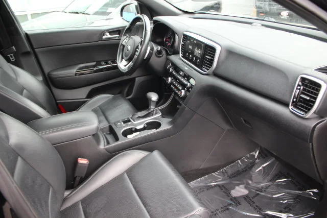 Used 2020 Red Kia S image 33