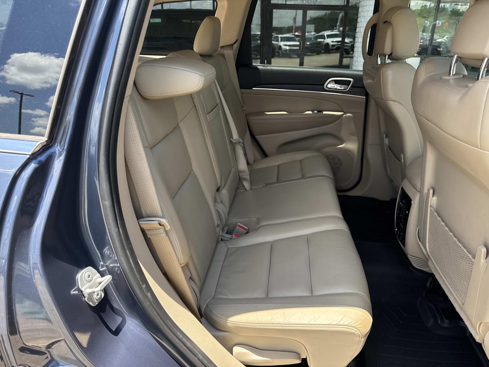 Used 2020 Blue Jeep Limited image 9