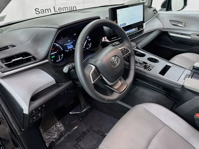 Used 2025 Blue Toyota XLE image 9