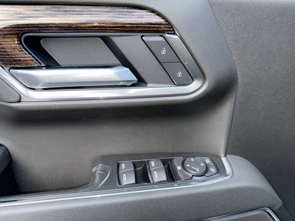 New 2026 Onyx Black GMC Elevation image 23