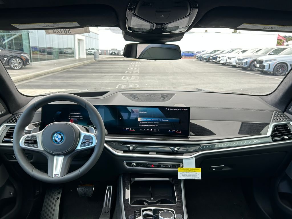 New 2026 Black Sapphire Metallic BMW xDrive50e image 34