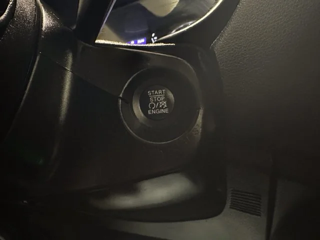 Used 2020 Black Jeep Latitude 4x4 image 12