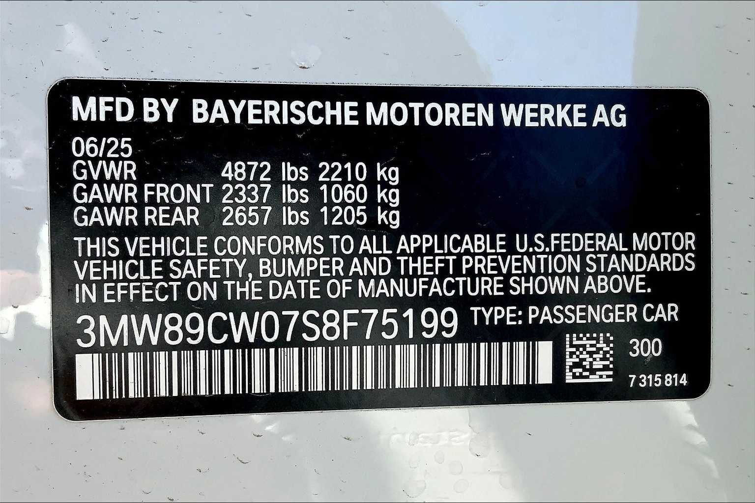 2025 BMW 3 Series 330i - Photo 18