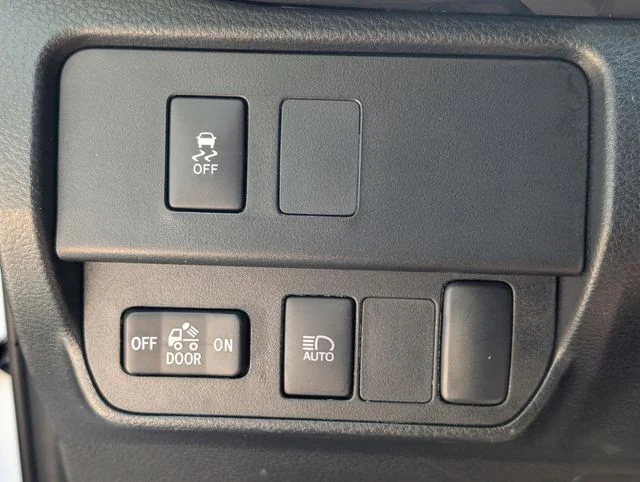 Used 2023 Ice Toyota SR5 image 20