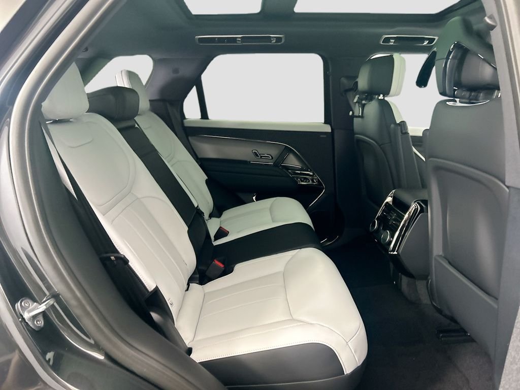 New 2026 Carpathian Grey Land Rover Dynamic SE image 21