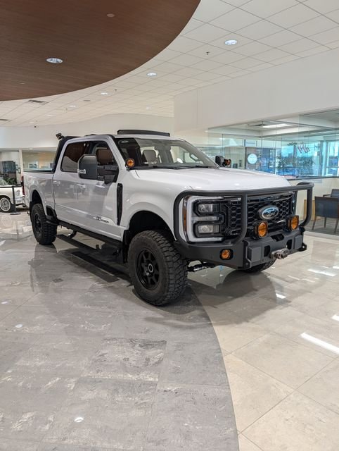 New 2026 Oxford White Ford XLT image 3