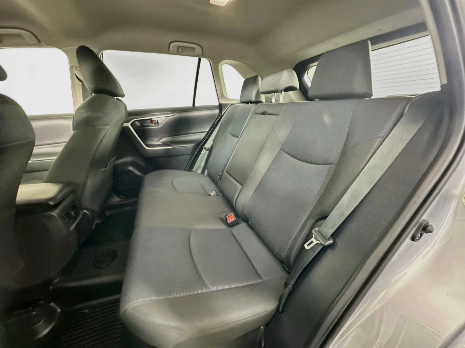Used 2025 Silver Toyota LE image 23