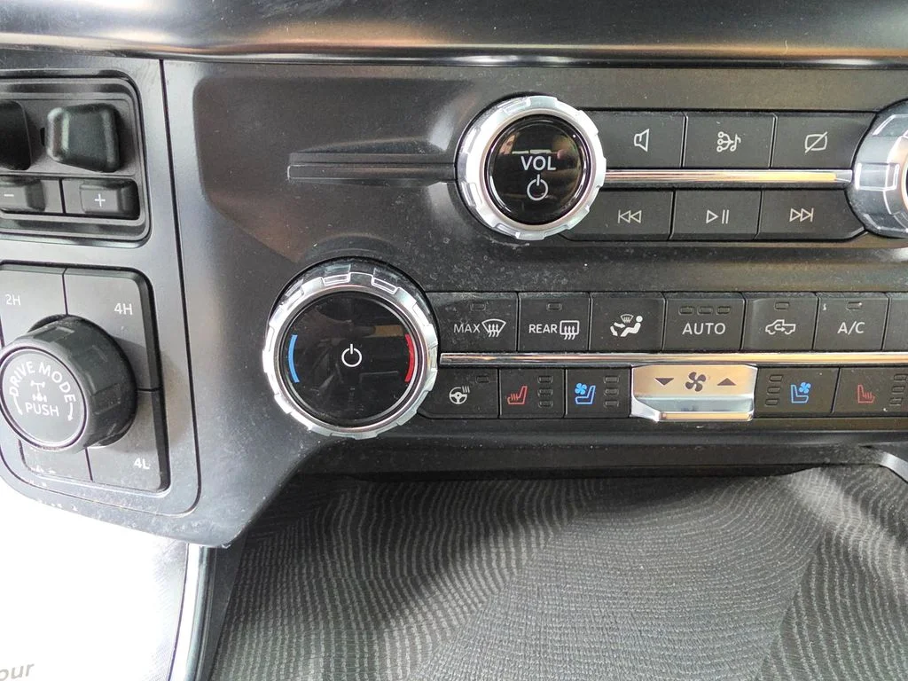 Used 2022 Blue Ford Platinum image 33