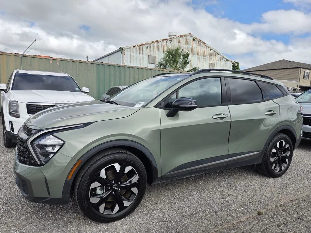 Used 2023 Green Kia X-Line image 1