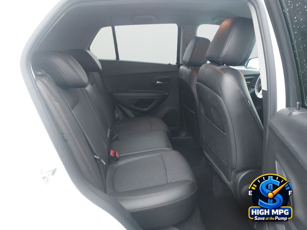 Used 2020 White Chevrolet LT image 23