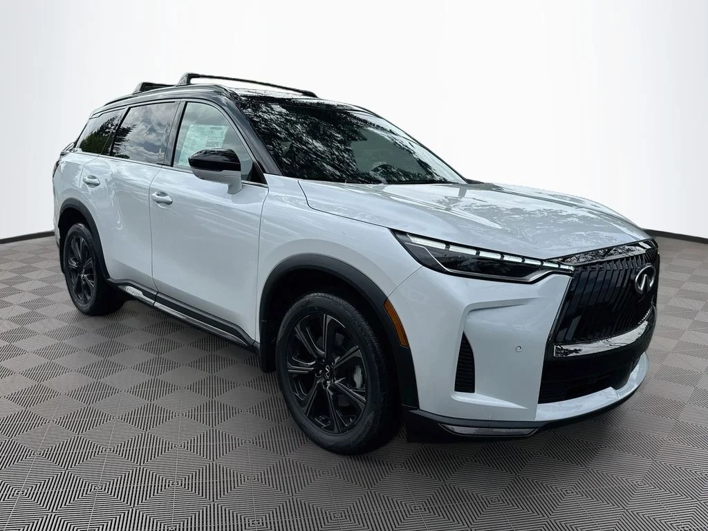New 2027 2T RAD WHT INFINITI Autograph AWD image 3