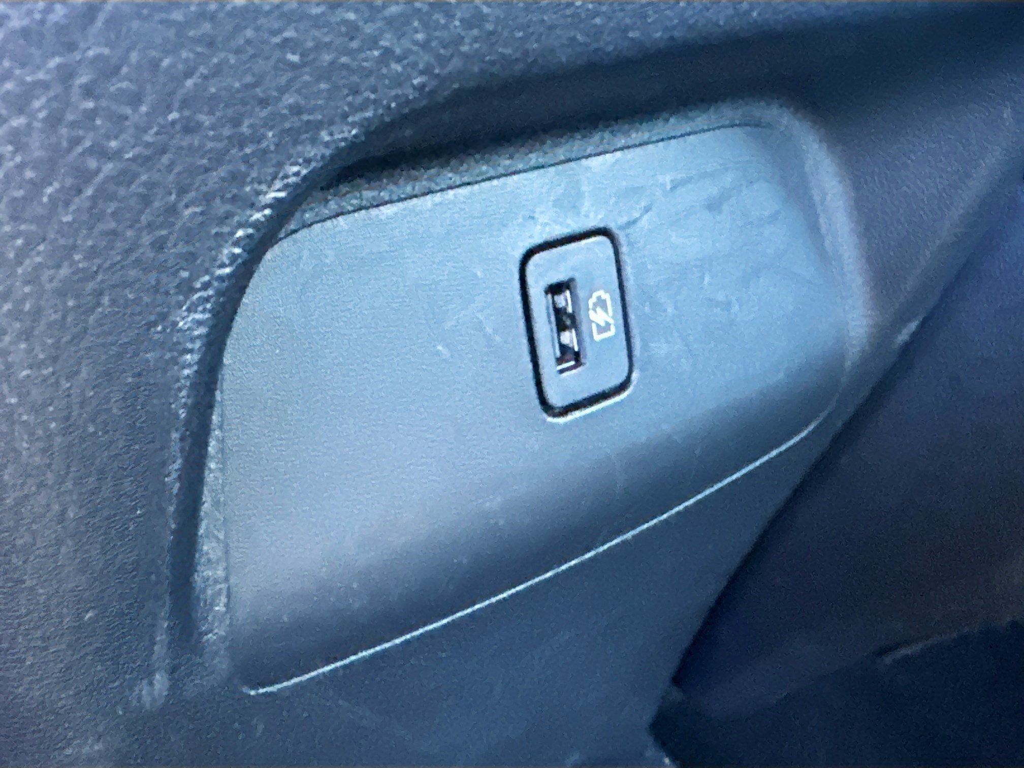 Used 2021 Electric Blue Metallic Nissan SR image 25