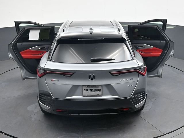 Used 2024  Acura Base image 38