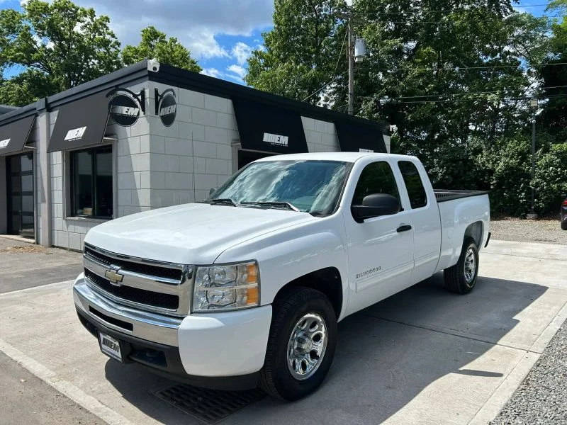 2011 Chevrolet Silverado 1500's photo