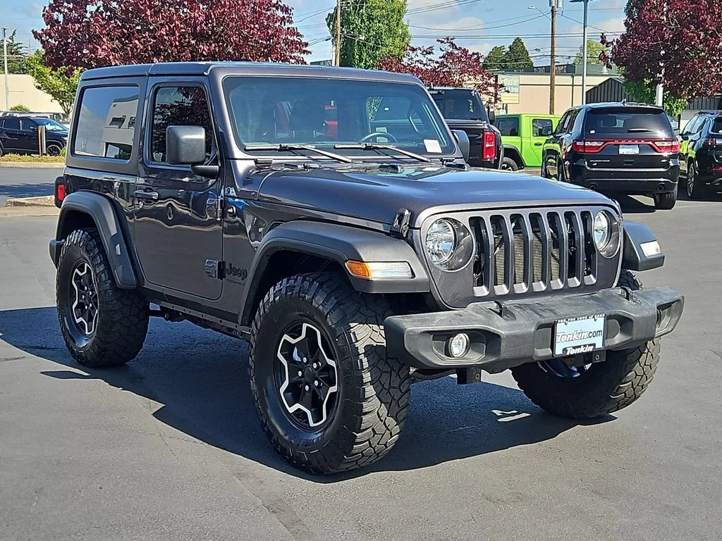 Used 2023 Granite Crystal Metallic Clearcoat Jeep Sport S image 8