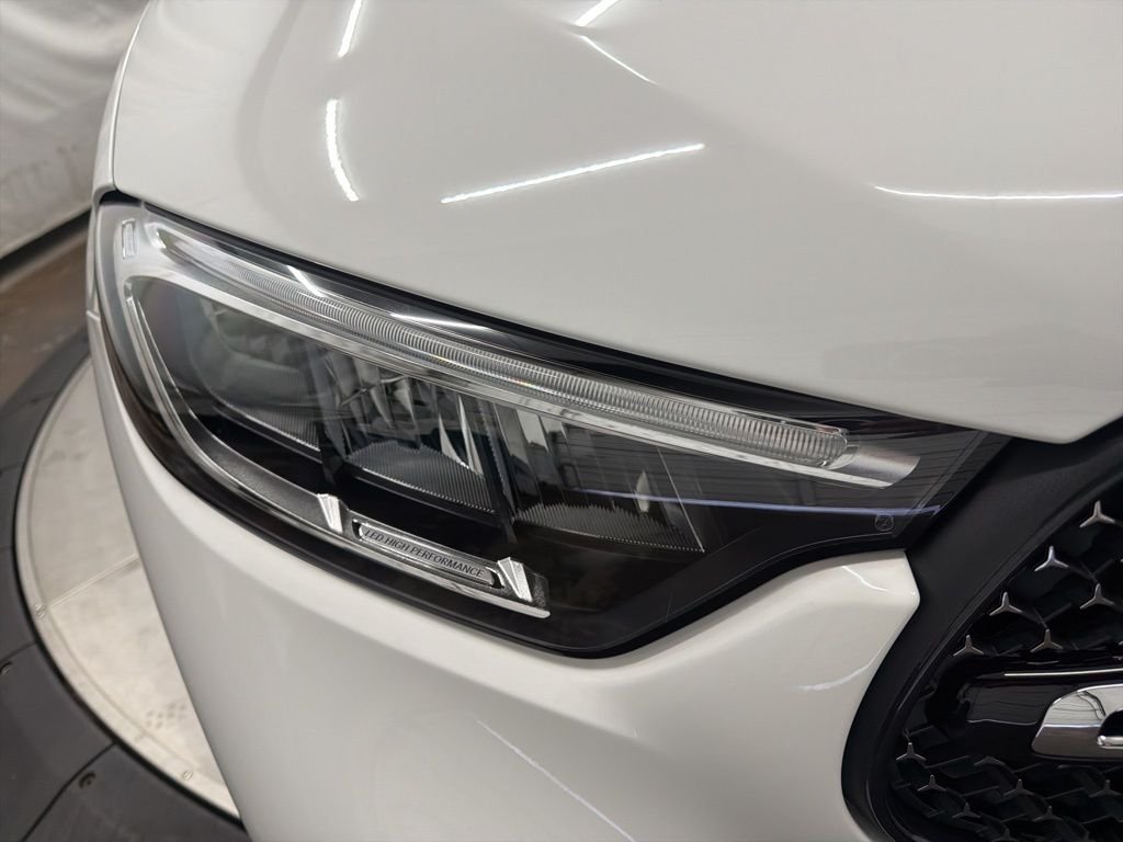 Used 2026 White Mercedes-Benz GLC 300 image 10