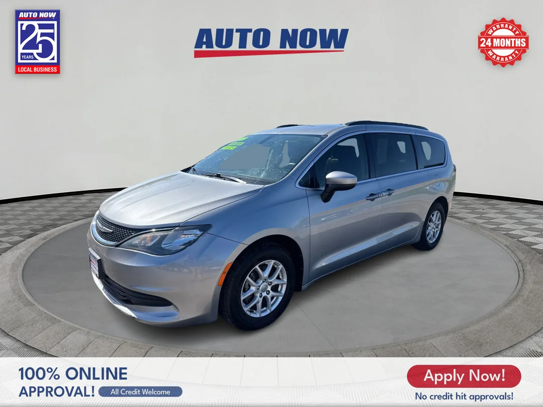 2020 Chrysler Voyager LXI's photo