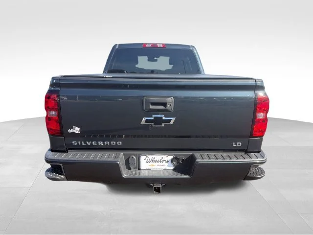 Used 2019 GRAPHITE METALLIC Chevrolet LT image 4
