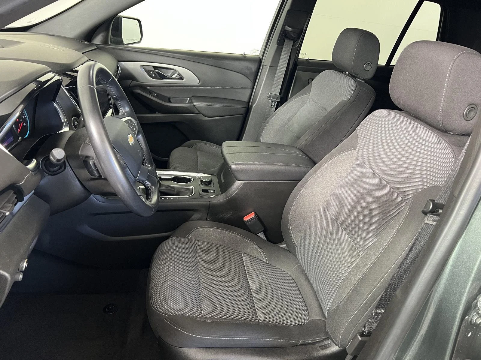 Used 2022 Silver Sage Metallic Chevrolet LT Cloth image 5