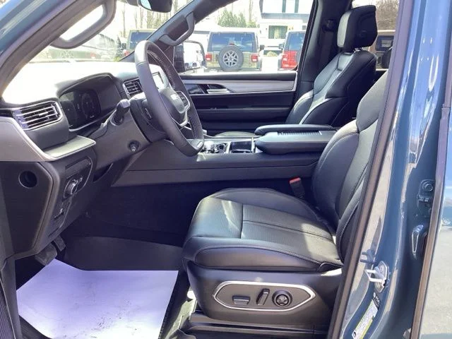 New 2026 Steel Blue Exterior Paint Jeep Limited Altitude image 28
