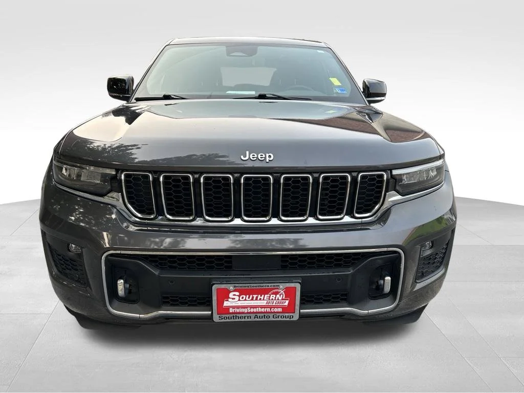 Used 2022 Gray Jeep Overland image 9
