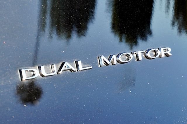 Used 2023  Tesla Long Range image 9