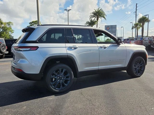 New 2026 Silver Zynith Jeep 85th Anniversary Edition image 8