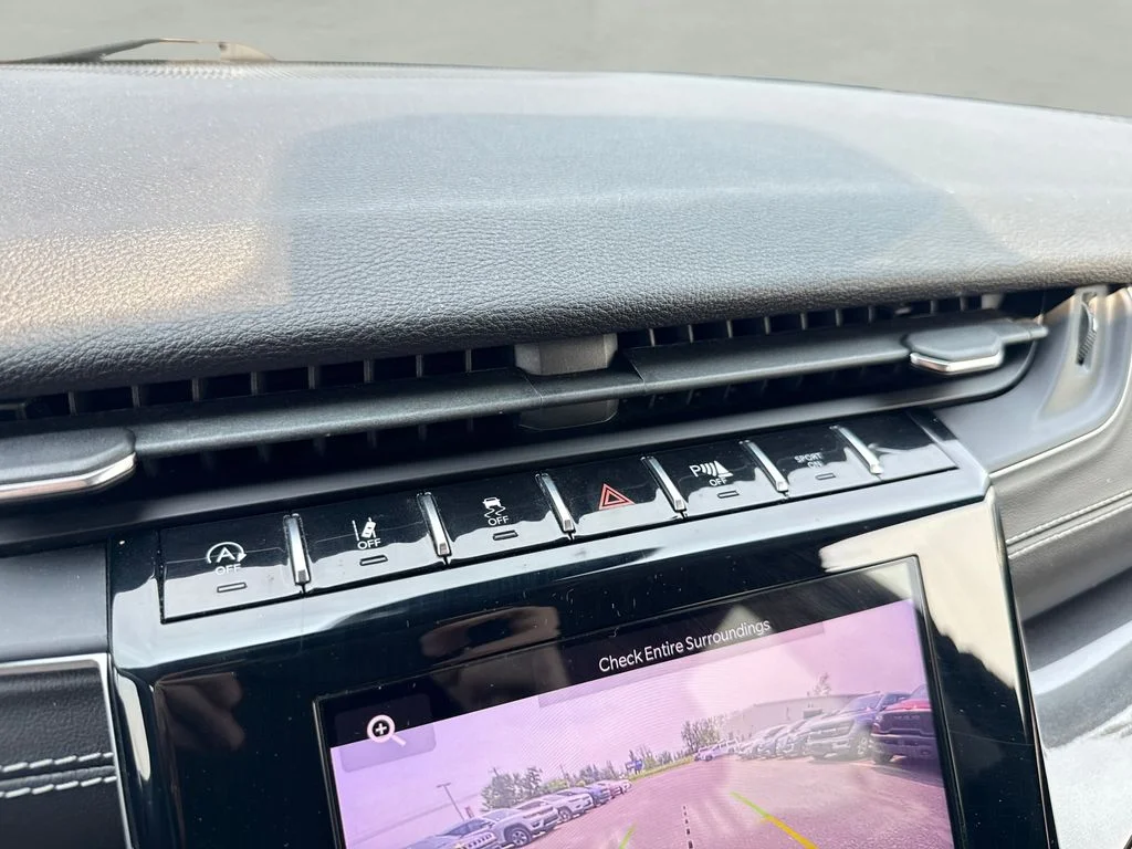 Used 2022 Black Jeep Laredo image 21