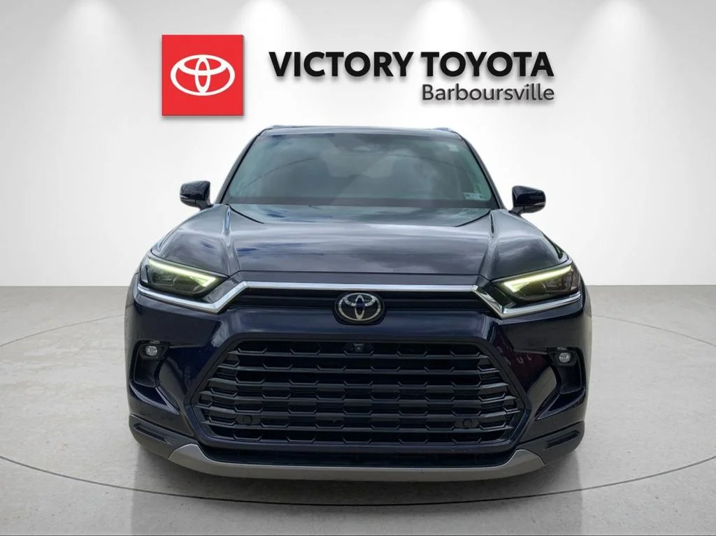 Used 2024  Toyota Platinum image 8