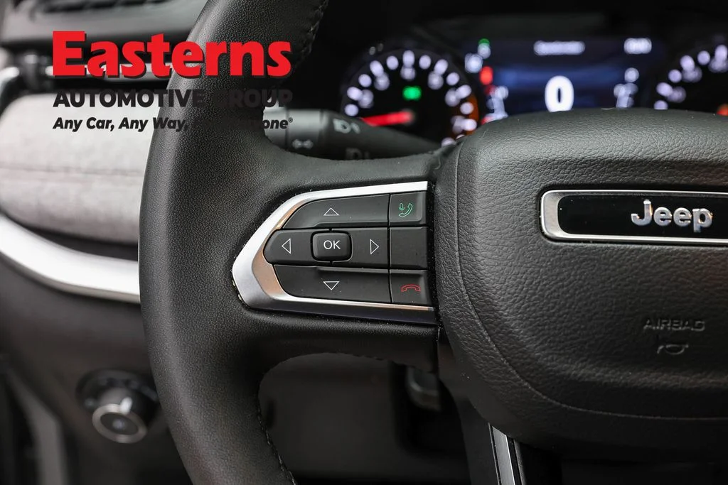 Used 2023 Gray Jeep Latitude Lux image 14