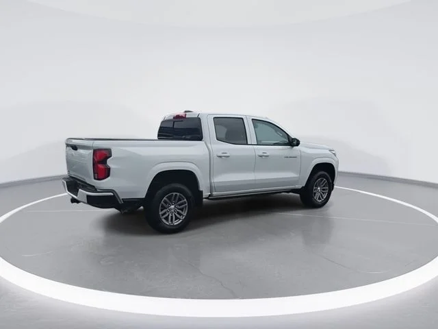 Used 2026 White Chevrolet LT image 8