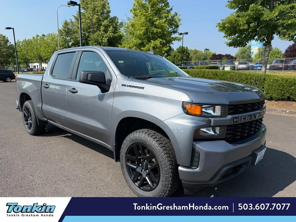 Used 2022 Satin Steel Metallic Chevrolet Custom image 1