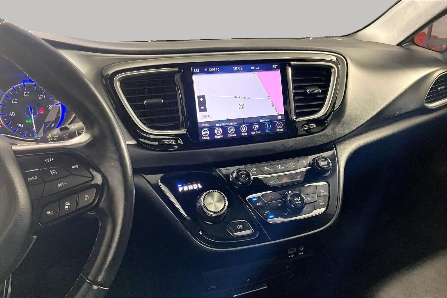 Used 2019 Granite Crystal Metallic Clearcoat Chrysler Touring L Plus image 7