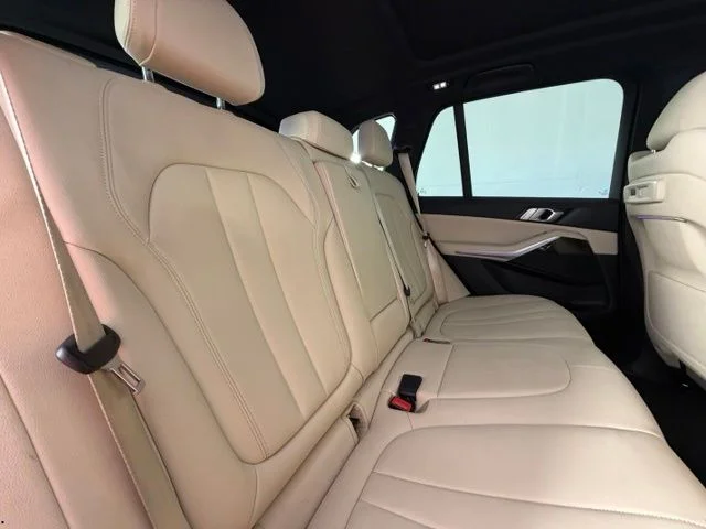 Used 2020 Black BMW sDrive40i image 39