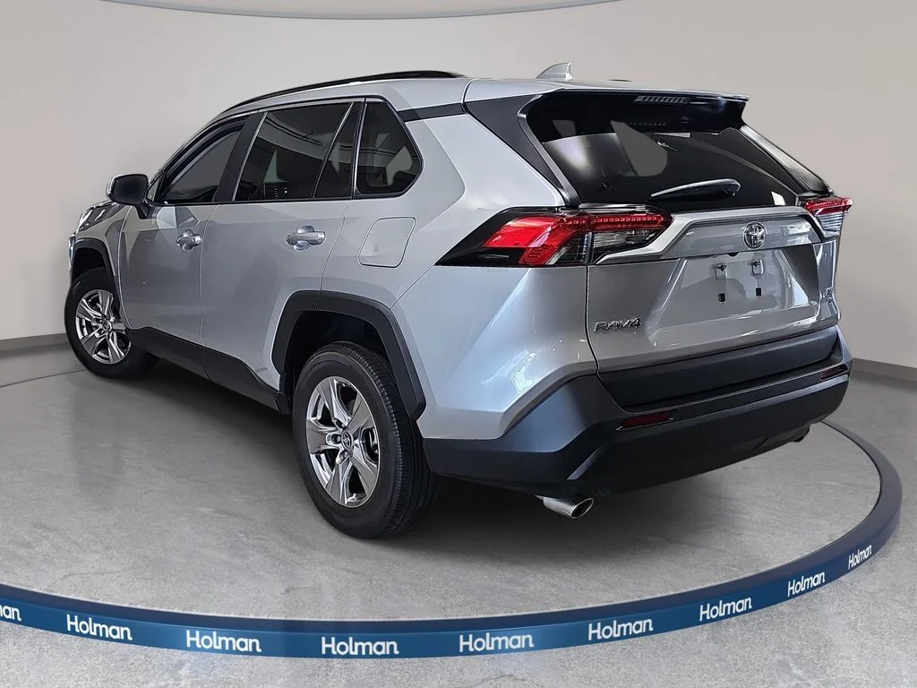 Used 2025 Silver Toyota XLE image 8