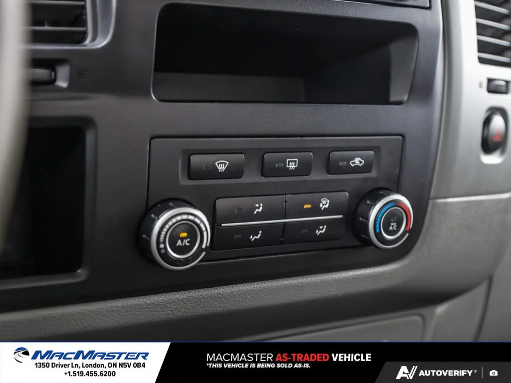Used 2017  Nissan  image 23