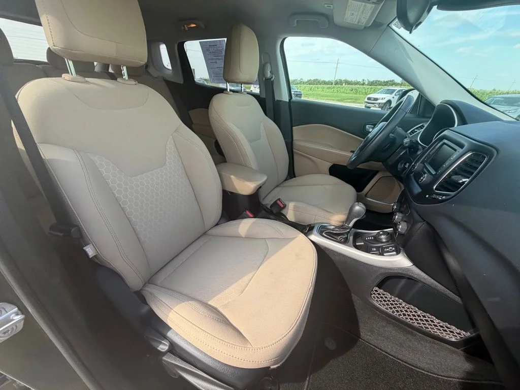 Certified Used 2018 Green Jeep Sport image 28
