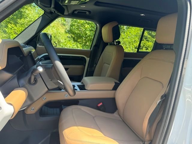 New 2026 Fuji White LAND ROVER X-Dynamic SE image 10