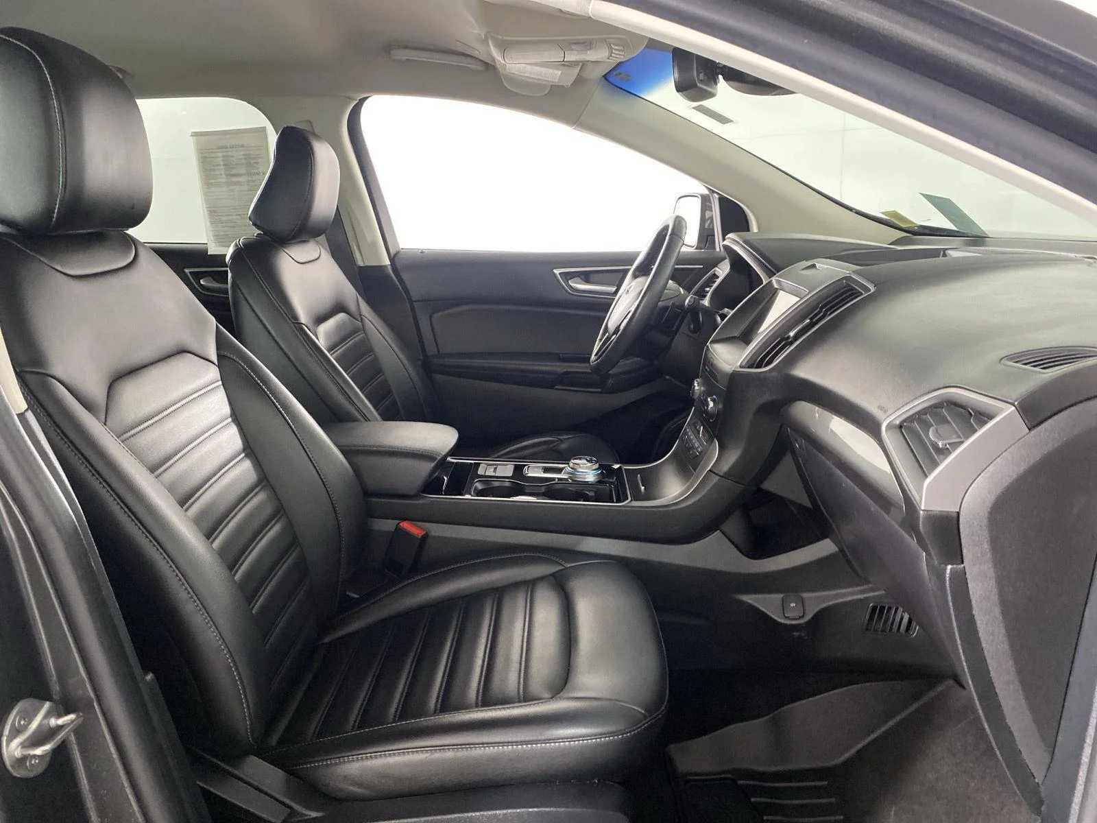 Used 2020  Ford SEL image 25