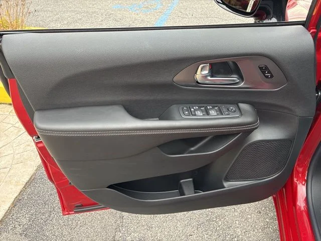 New 2026 Red Hot Pearl-Coat Exterior Paint Chrysler Select image 13