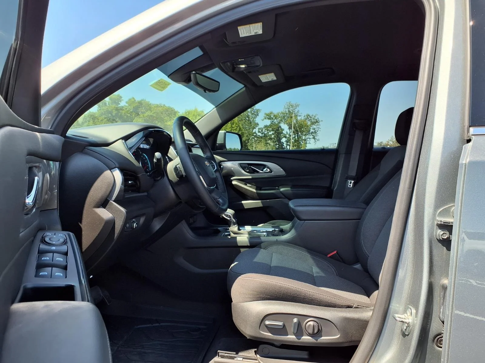 Used 2023 Sterling Gray Metallic Chevrolet LT Cloth image 24
