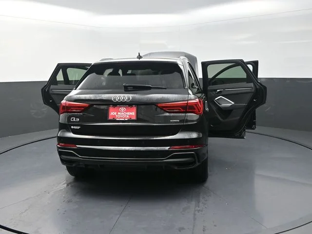 Used 2025  Audi Premium image 44