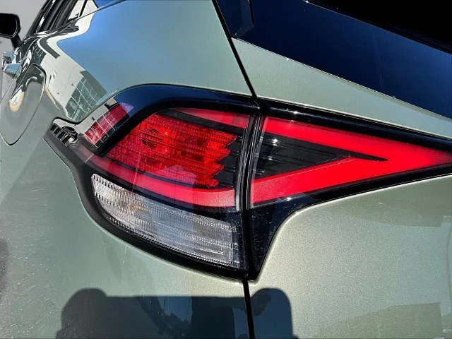 Used 2024 Green Kia X-Line image 28