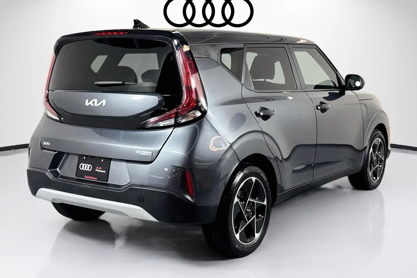 Used 2023 Gravity Gray Kia EX image 5