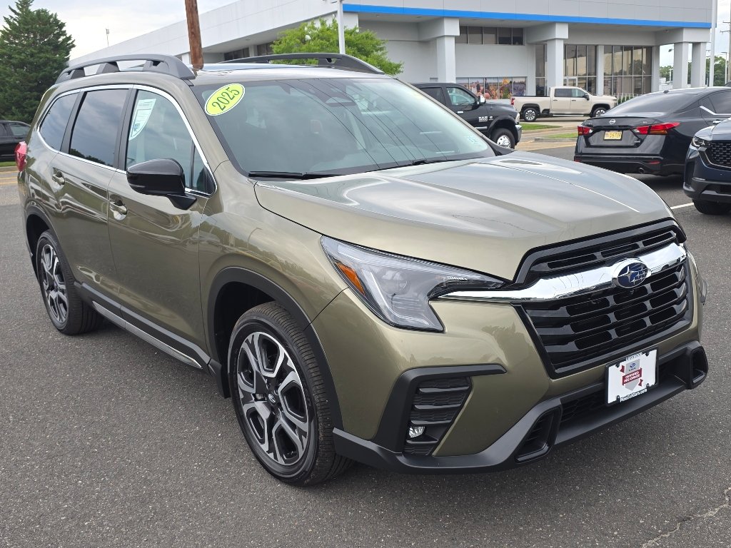 Used 2025 Autumn Green Metallic Subaru Limited image 8
